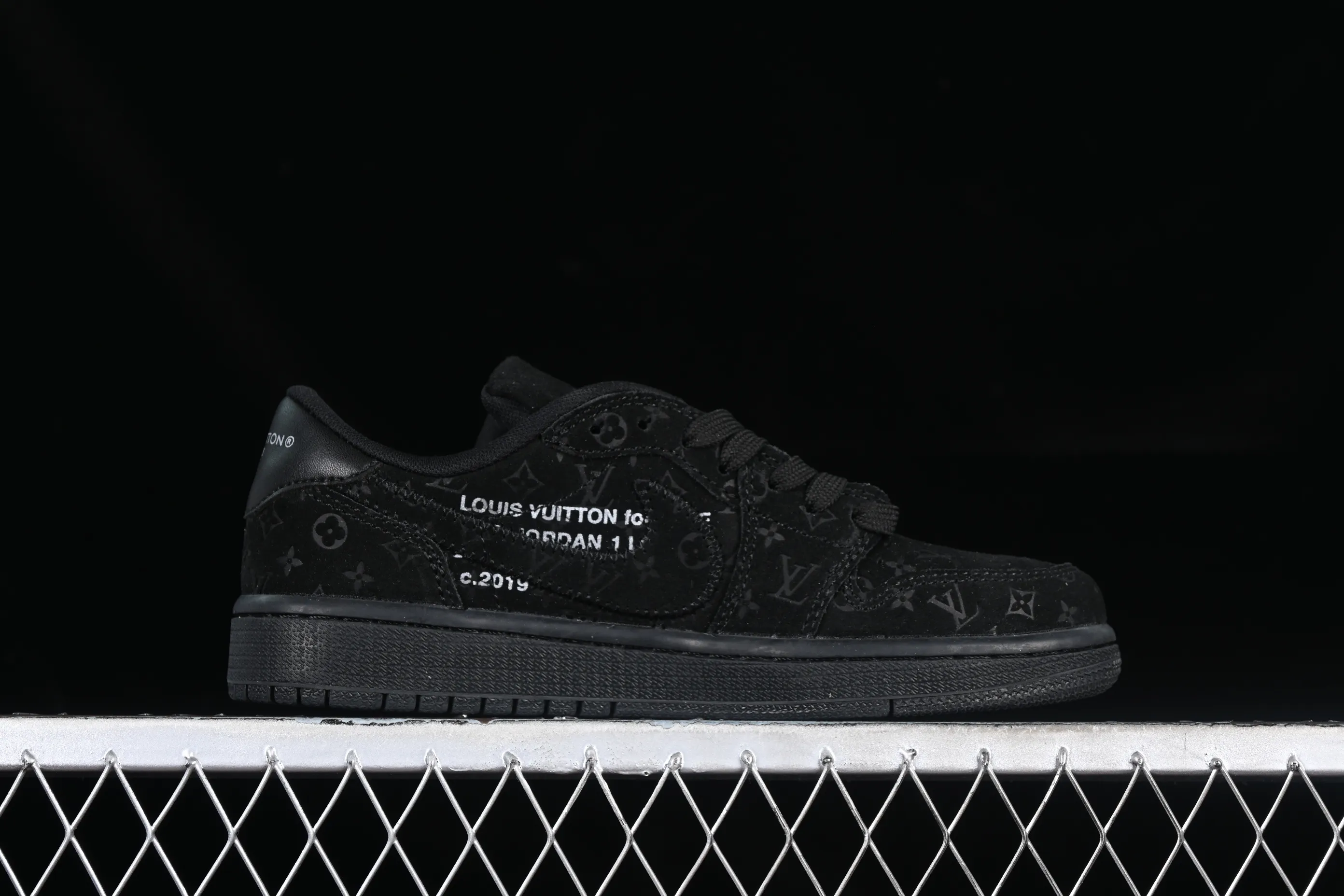 All categories Air Jordan Jordan series basketball shoes Air Jordan 1 Low LV x Travis Scott x Air Jordan 1 Low OG AJ1 Joe 1 undercut low top 1A9VD7